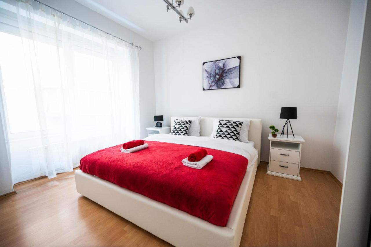 Bright And Modern 1Bdr Apartment In The Center 塞拉耶佛 外观 照片