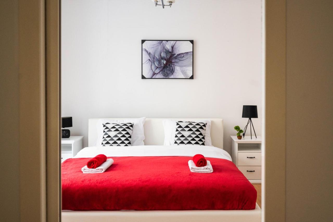 Bright And Modern 1Bdr Apartment In The Center 塞拉耶佛 外观 照片