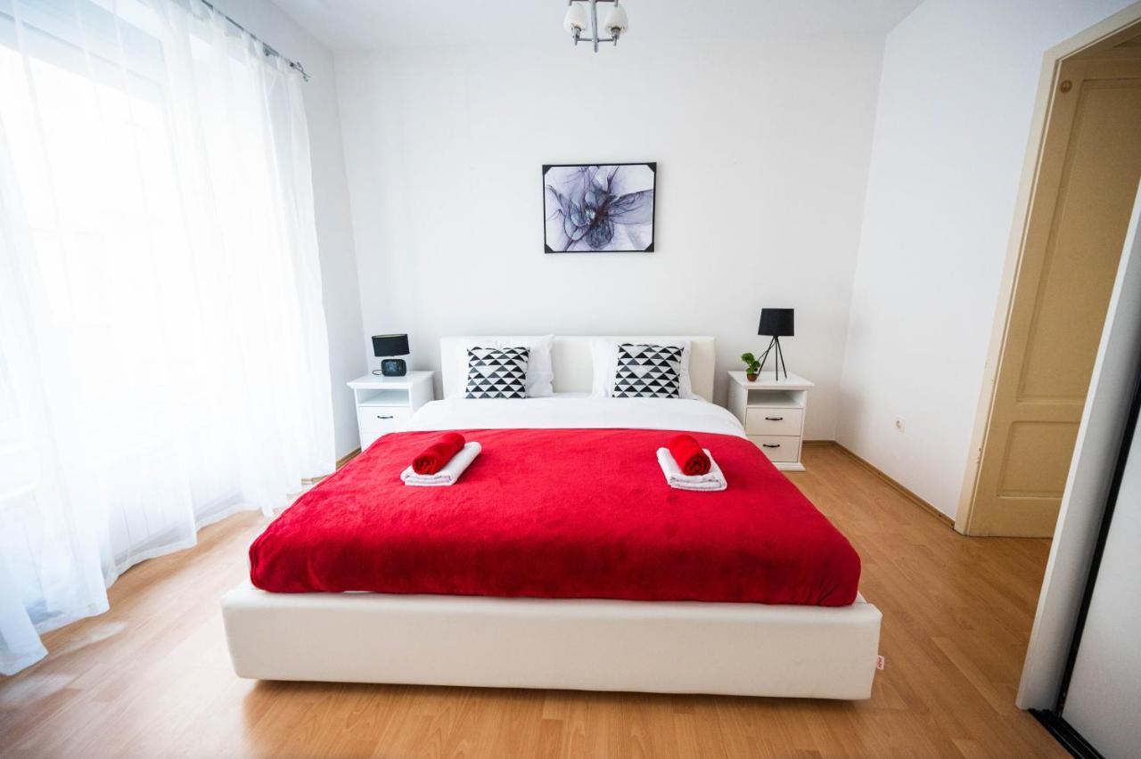Bright And Modern 1Bdr Apartment In The Center 塞拉耶佛 外观 照片
